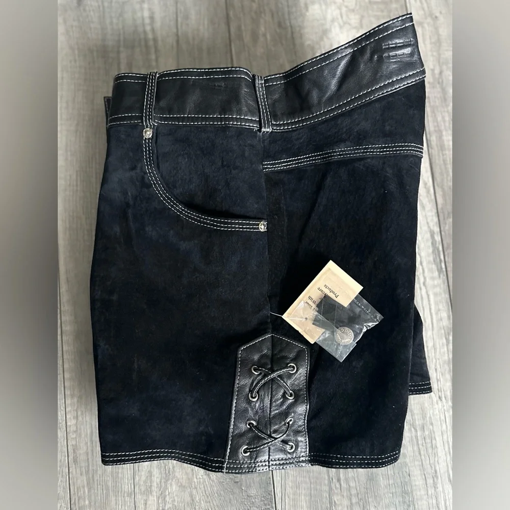 NWT Vintage Wilsons Leather Beyond Leather Black Leather & Suede Shorts - Picture 2 of 13